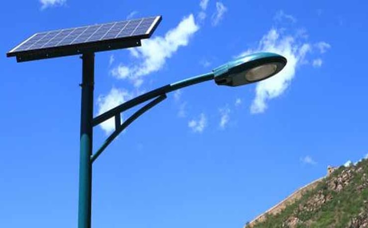 PJU LED tenaga surya